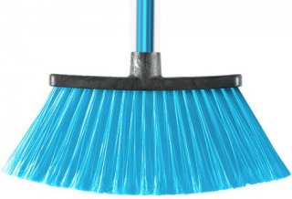 Vassoura de Nylon 20Cm C/cabo 120Cm Favorita Ref.26 Primavera